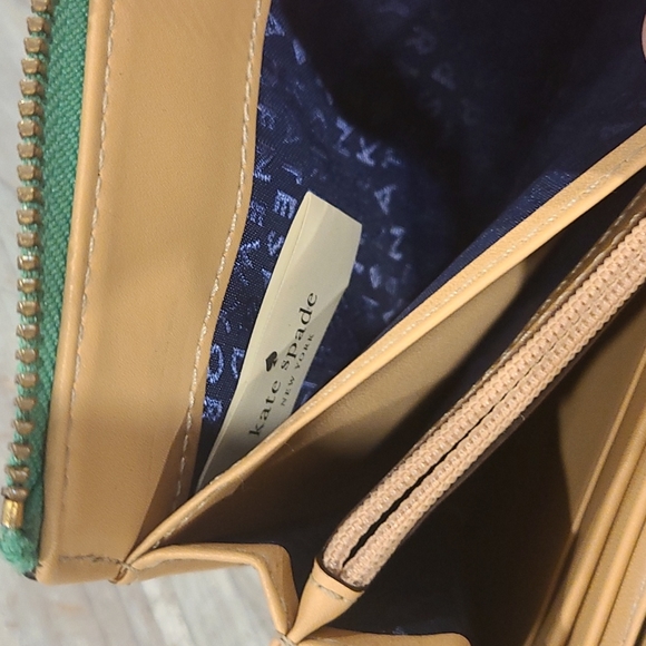 Kate Spade Kelly Green genuine leather wristlet - Picture 8 of 11